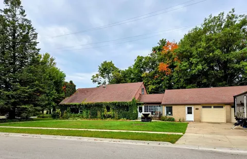 149 2nd St, Dike, IA 50624