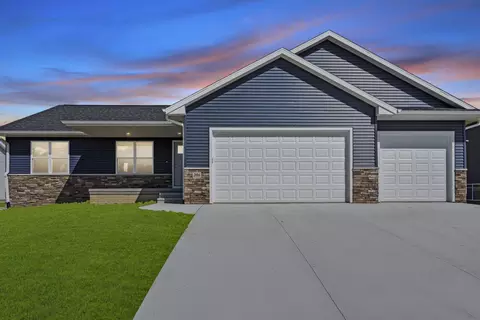 206 Endeavor Ave, Urbana, IA 52345