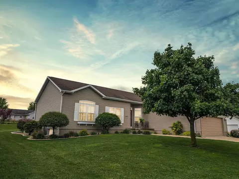 2404 Erik Rd, Cedar Falls, IA 50613