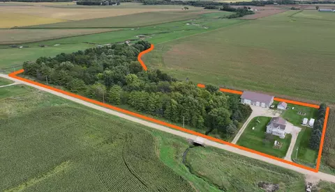 1744 Quinlan Ave, Lawler, IA 52154
