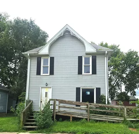 56 Lafayette St, Waterloo, IA 50703
