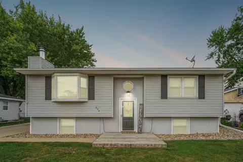 604 Ayers Ave, Evansdale, IA 50707