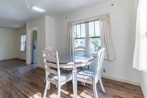 Dining - 807 Bluff St, Cedar Falls, IA 50613 photo 2 of 6