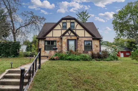 807 Bluff St, Cedar Falls, IA 50613