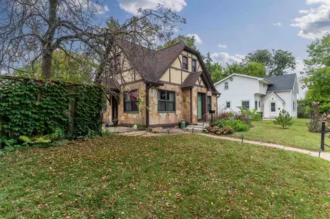 Exterior - 807 Bluff St, Cedar Falls, IA 50613 photo 3 of 9