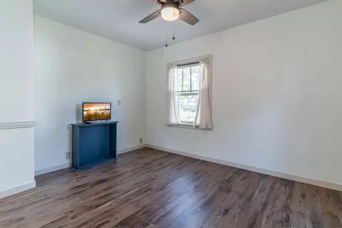 Bedroom - 807 Bluff St, Cedar Falls, IA 50613 photo 1 of 6