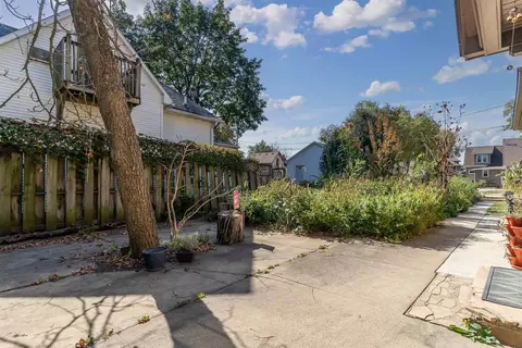 Exterior - 807 Bluff St, Cedar Falls, IA 50613 photo 8 of 9