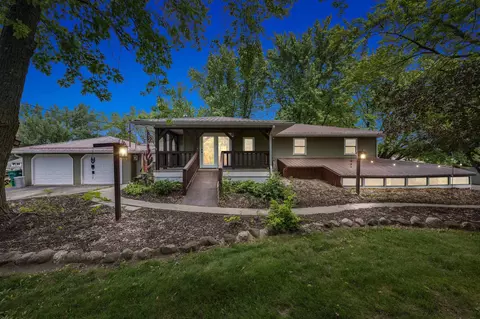 1997 206th St, Independence, IA 50644