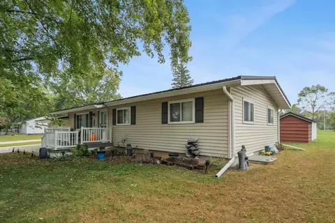 305 8th Ave SW, Oelwein, IA 50662