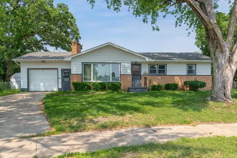 431 Wendell Ct, Waterloo, IA 50703