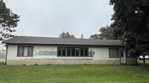 306 N Brush St, Lawler, IA 52154