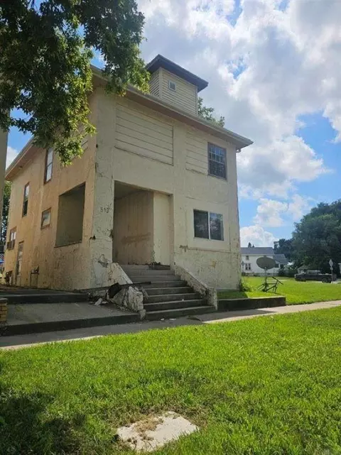 519 W 9th St, Waterloo, IA 50702