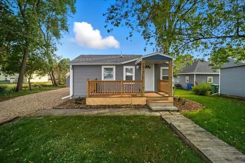 117 NW 6th Ave, Waverly, IA 50677