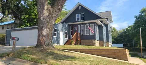 302 NE Third St, Elkader, IA 52043