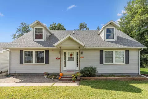 2113 Pine Creek Ave, Independence, IA 50644