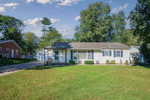 4223 Clearview Dr, Cedar Falls, IA 50613