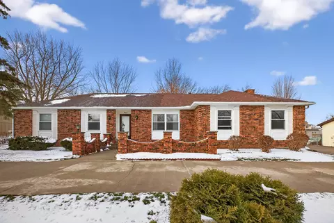 502 Oak Park Blvd, Cedar Falls, IA 50613