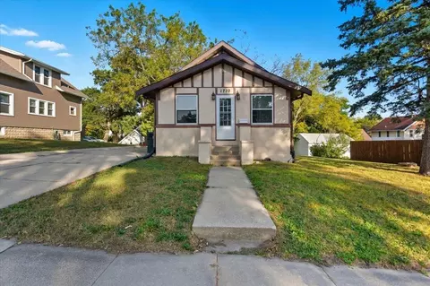 1710 College St, Cedar Falls, IA 50613