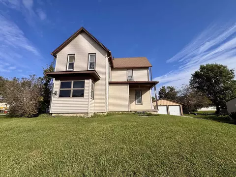 605 SW 1st Ave, Waukon, IA 52172