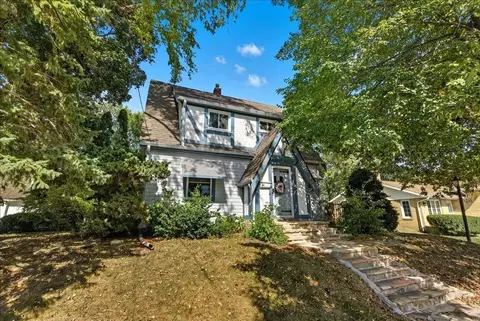 1125 W 12 St, Cedar Falls, IA 50613