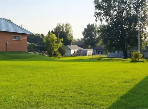 418 SE 7th Ave, Oelwein, IA 50662
