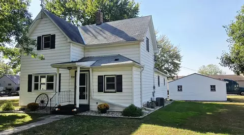709 S Johnson St, Charles City, IA 50616