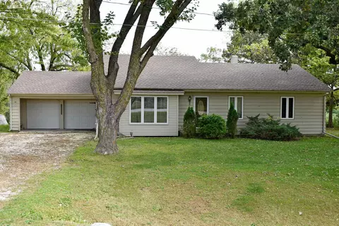 1832 Cedar View Rd, Charles City, IA 50616