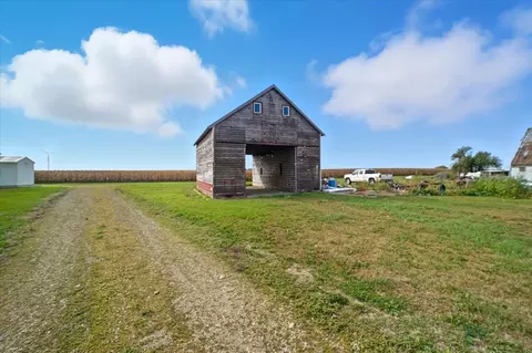 11316 250th St, Eldora, IA 50627 photo 3