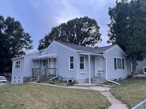 8001 University Ave, Cedar Falls, IA 50613