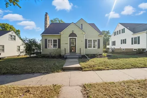 816 College St, Cedar Falls, IA 50613