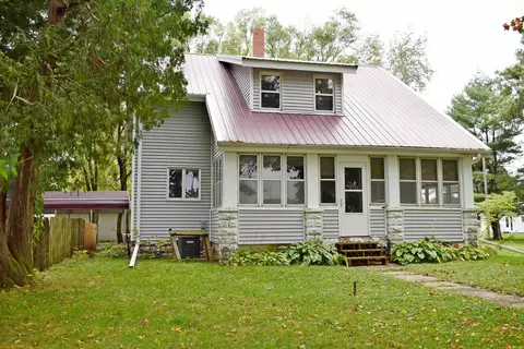 715 S 7th St, Osage, IA 50461