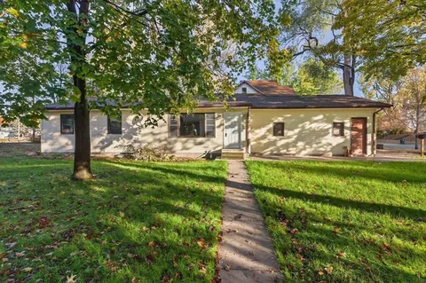 1321 Franklin St, Cedar Falls, IA 50613