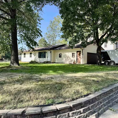 1321 Franklin St, Cedar Falls, IA 50613