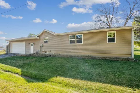 401 Brush Ave, Urbana, IA 52345