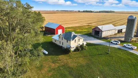 1527 Garden Ave, Waverly, IA 50677