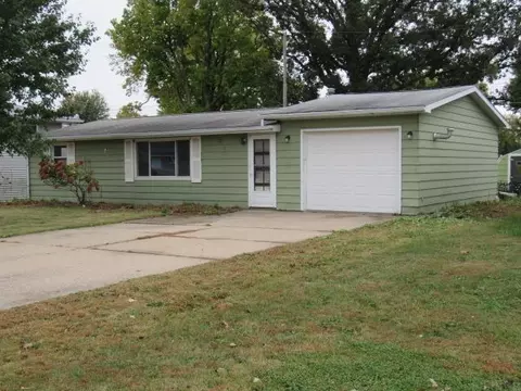 606 2nd St NE, Dyersville, IA 52040