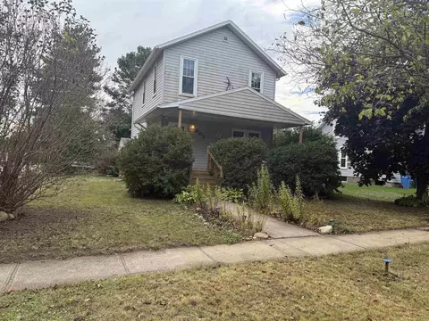 802 K Ave, Grundy Center, IA 50638