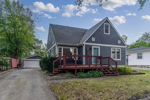 1830 Madison St, Cedar Falls, IA 50613