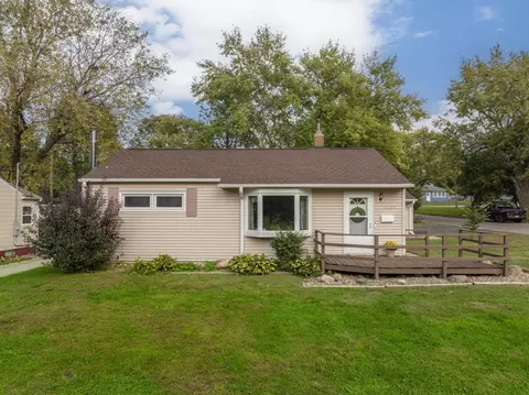 1427 Vermont St, Waterloo, IA 50702