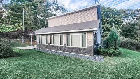 30015 190th St, Garnavillo, IA 52049
