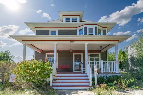 1709 Clay St, Cedar Falls, IA 50613