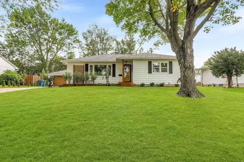 3057 San Salvador, Waterloo, IA 50702