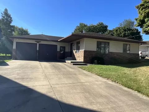326 Elm St, West Union, IA 52175