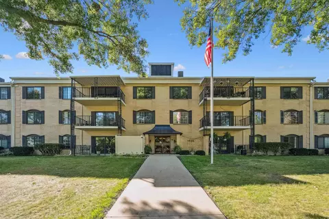 1925 Westchester Rd #202, Waterloo, IA 50701