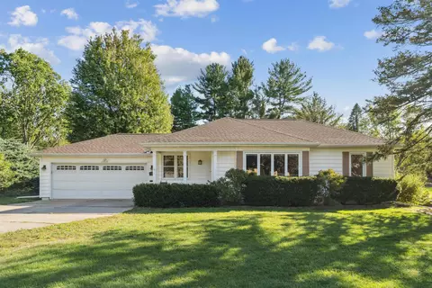 150 Berkshire Rd, Waterloo, IA 50701
