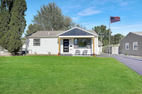 1742 Sager Ave, Waterloo, IA 50701