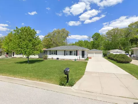 216 Desoto Ave, Waterloo, IA 50701