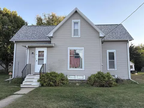 154 Hawley St, Jesup, IA 50648
