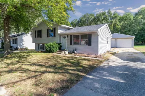 742 Cloverdale Ave, Waterloo, IA 50703