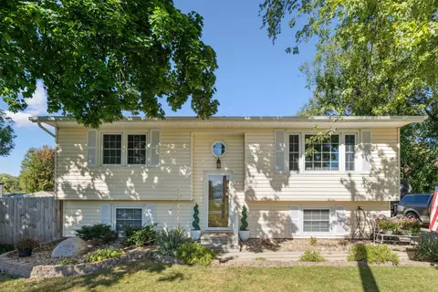 1337 Shultz St, Waterloo, IA 50703